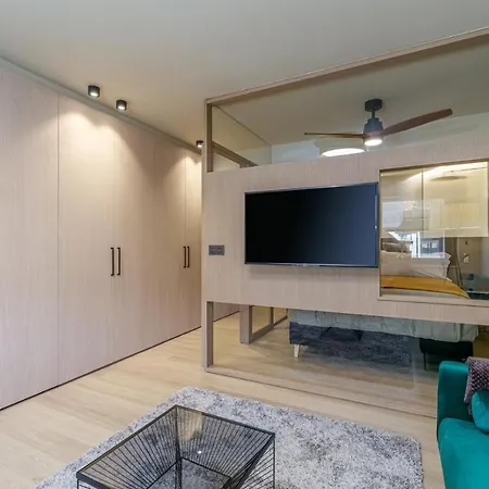 De Lujo Puerta Del Sol+parking Apartament